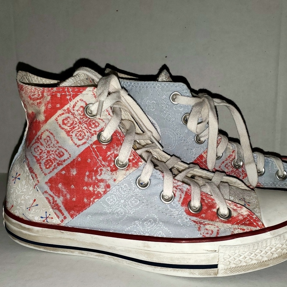 Chuck TayLor  Converse high top Womens sneaker